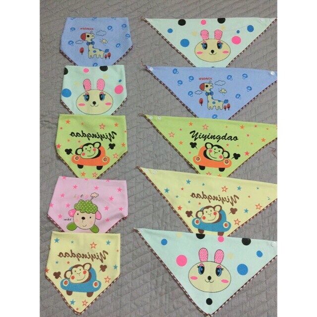 Khăn yếm cotton viền cho bé có cúc bấm