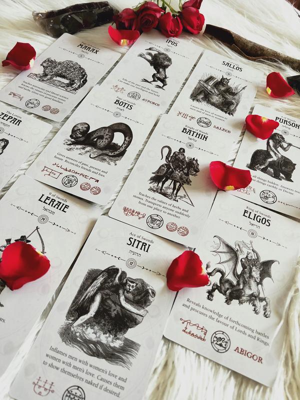 Bộ bài bói The OCCULT Tarot cao cấp