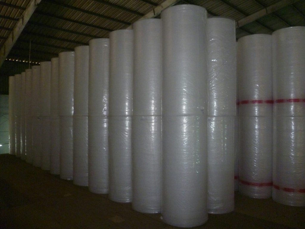 Cuộn xốp 1.4m x 100m bong bóng đóng gói hàng hóa, linh phụ kiện supermarket quốc bảo