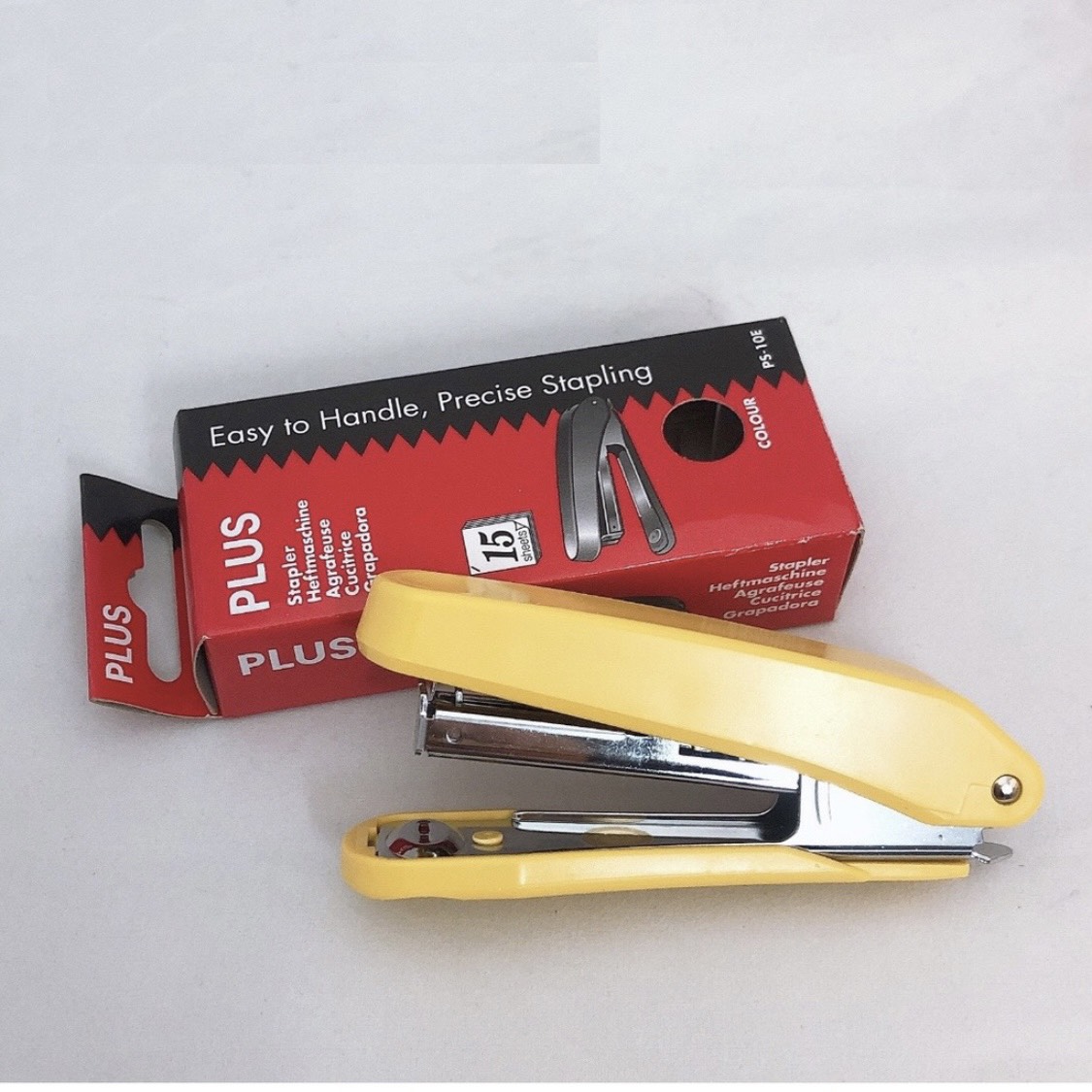 Dập ghim Plus 10E kèm 2 hộp ghim