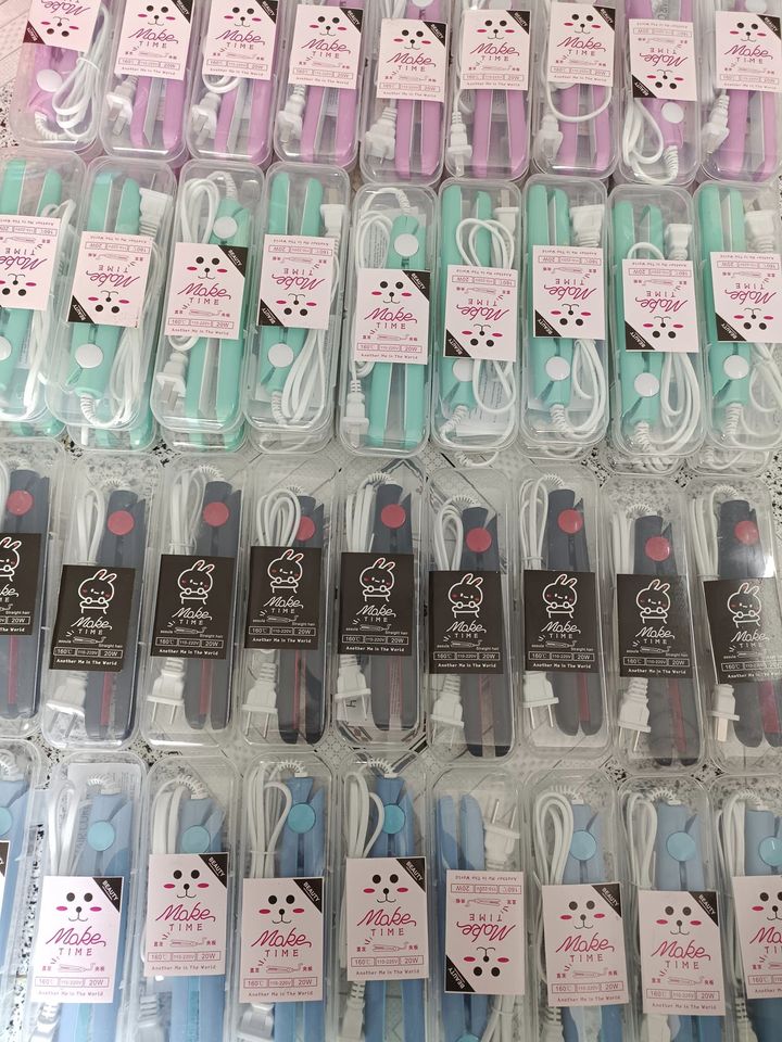 MÁY  DUỖI TÓC MINI LINE FRIEND