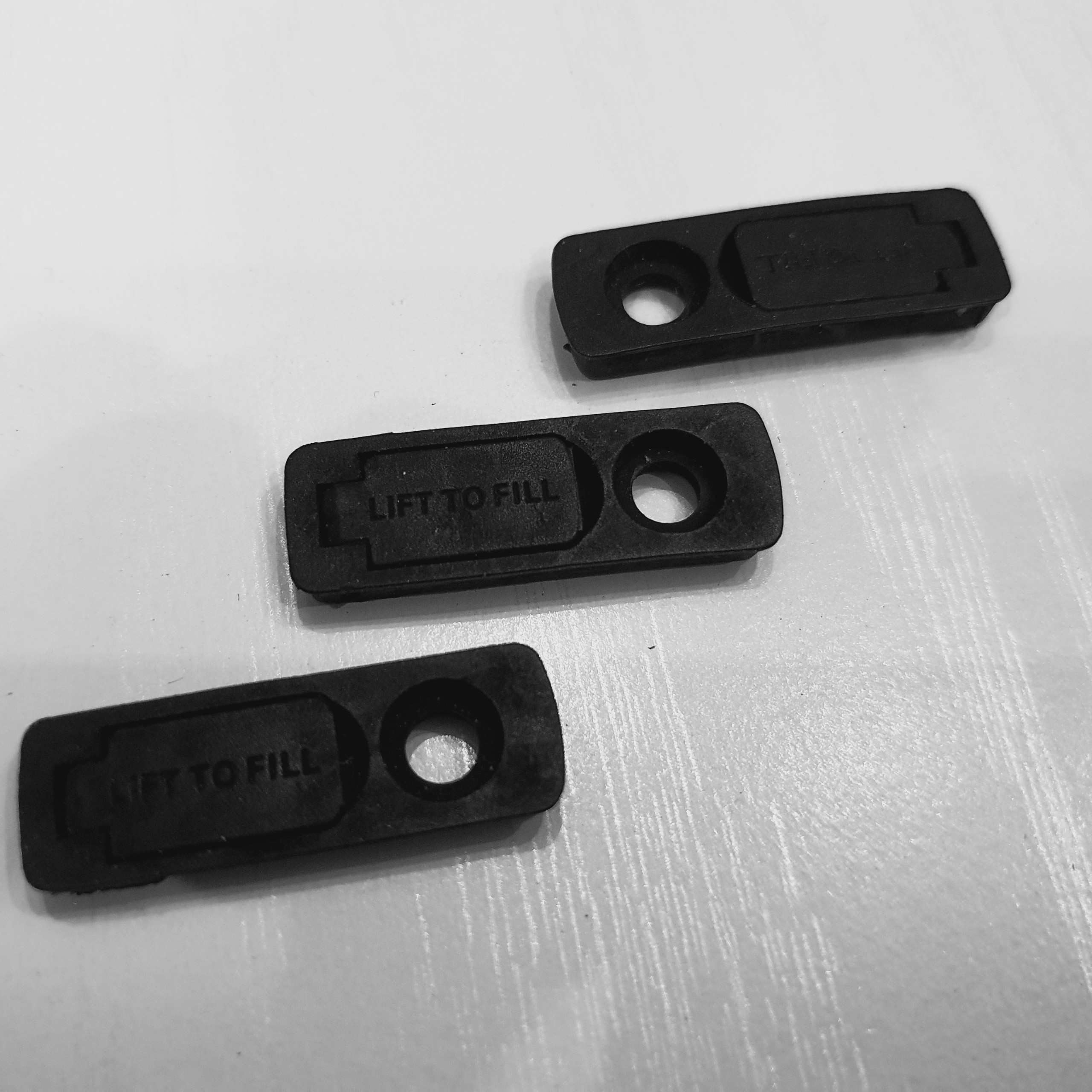 Phụ Kiện Đít Nhựa Giữ Kin Xăng Cho Bật Lửa Zippo
