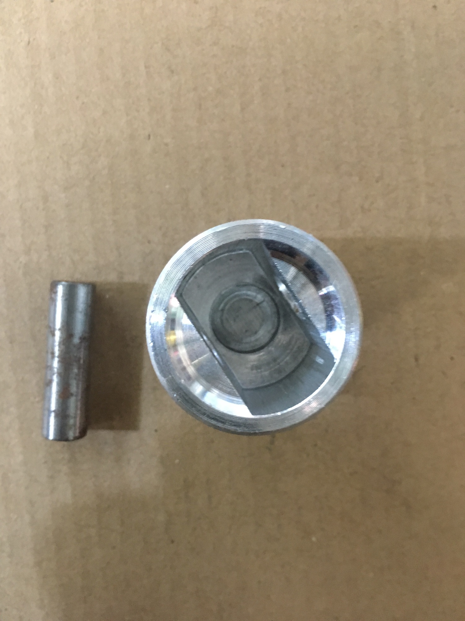 Piston máy chuyên đục 0810