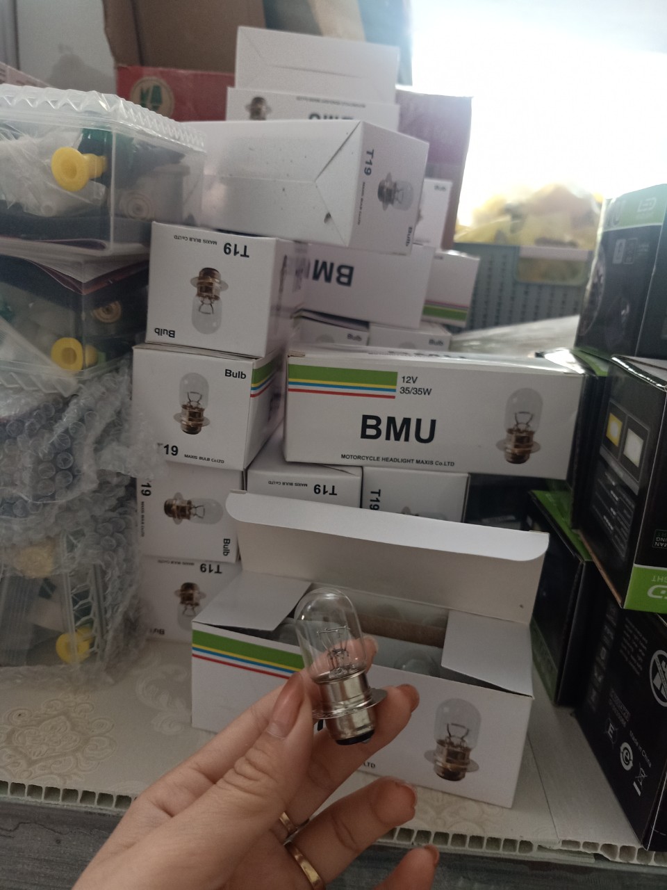 Bóng đèn pha xe máy Dream