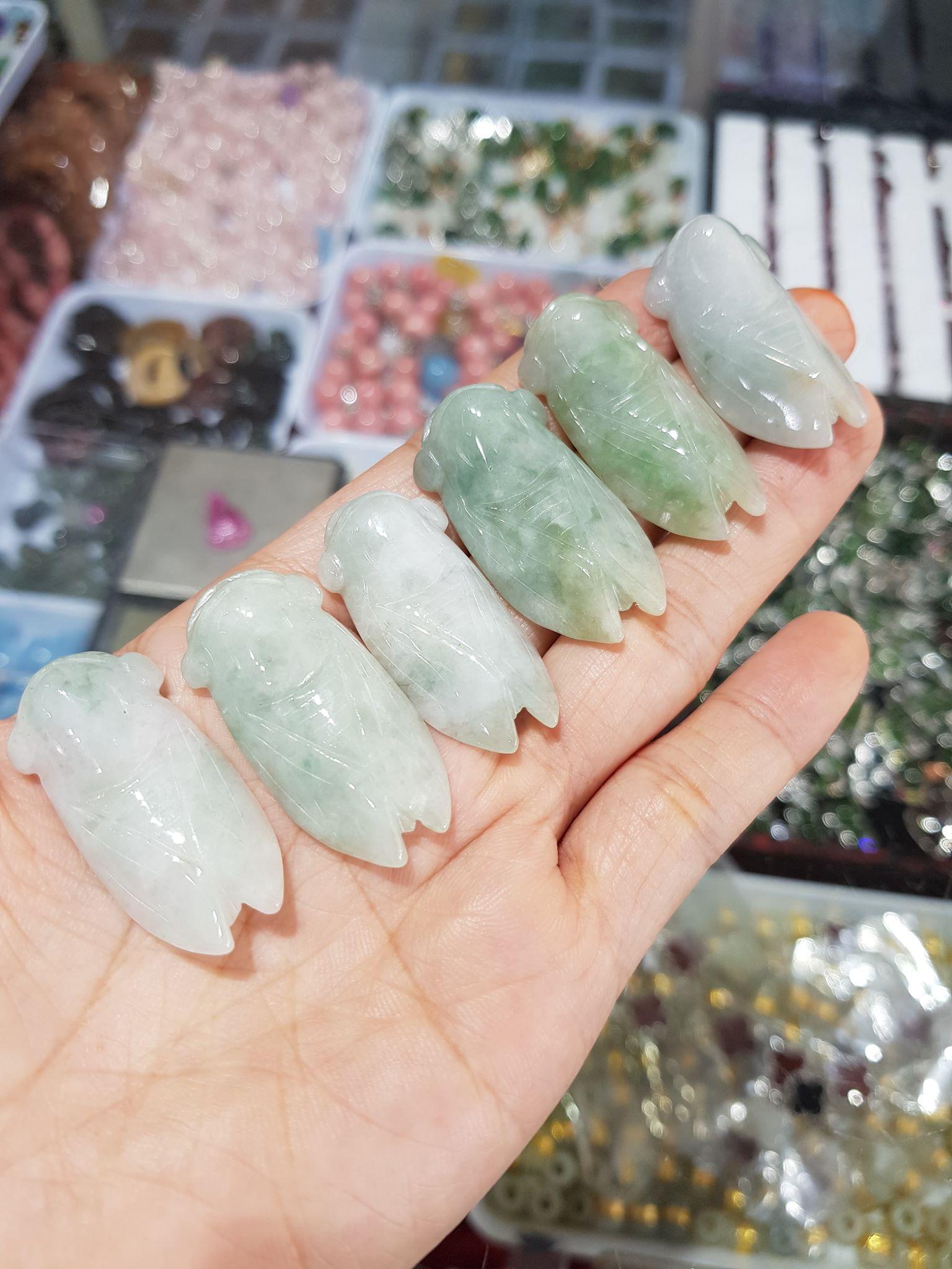 Ve sầu đá ngọc phỉ thúy kèm dây đeo cổ