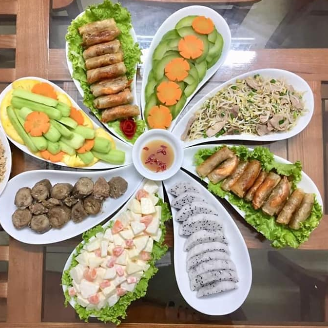 Bộ đĩa bày thức ăn cúc 8 cánh