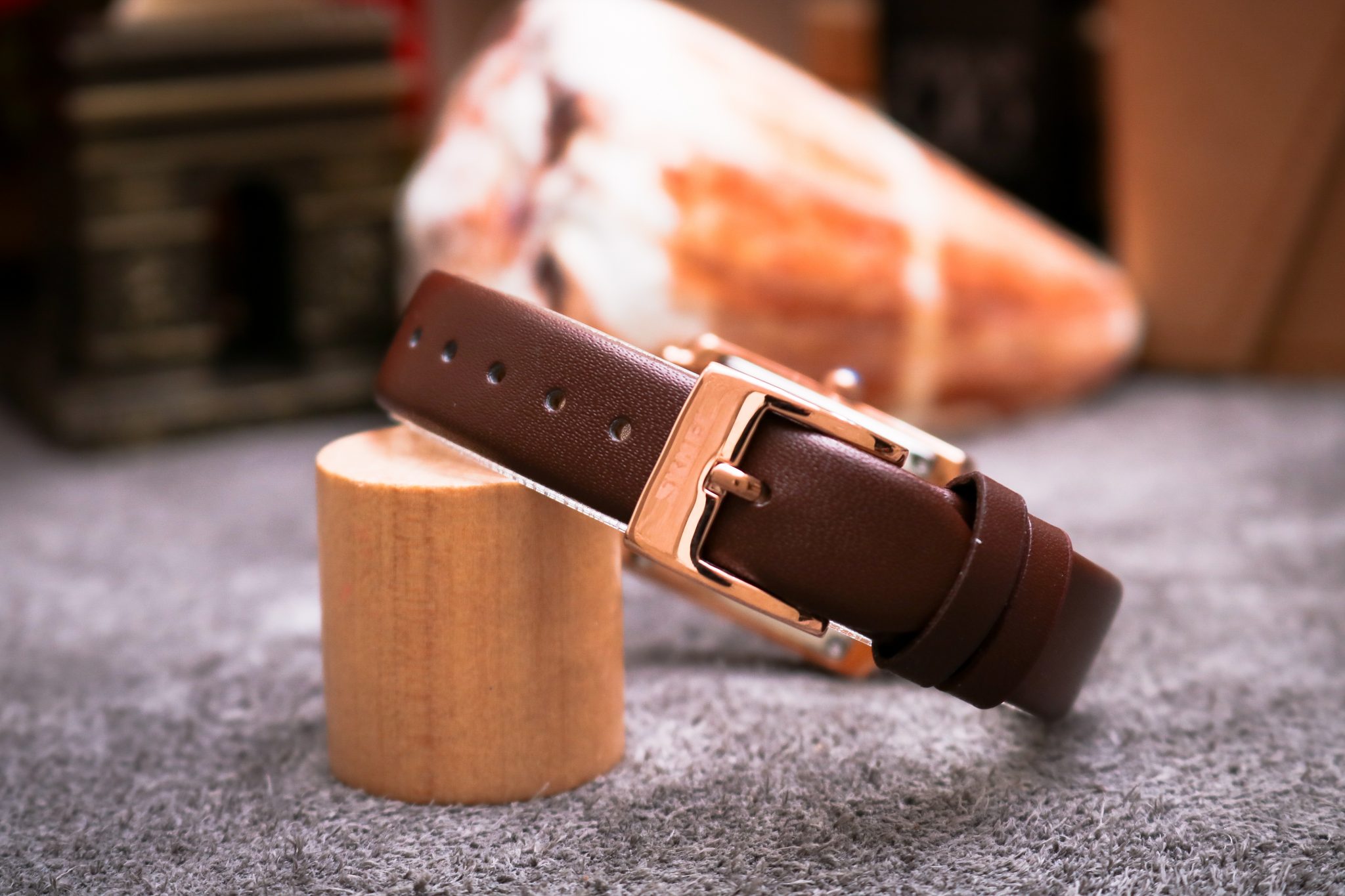 Đồng Hồ Nữ Dây Da Nâu Skmei 1432