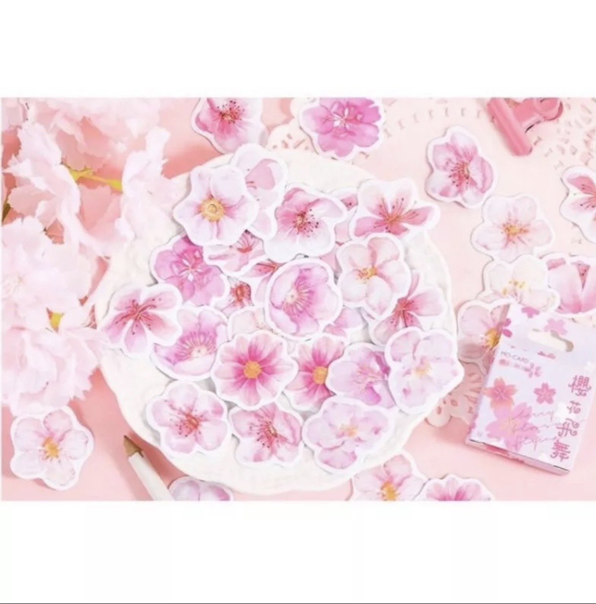Hộp 45 46 sticker mini nhiều chủ đề
