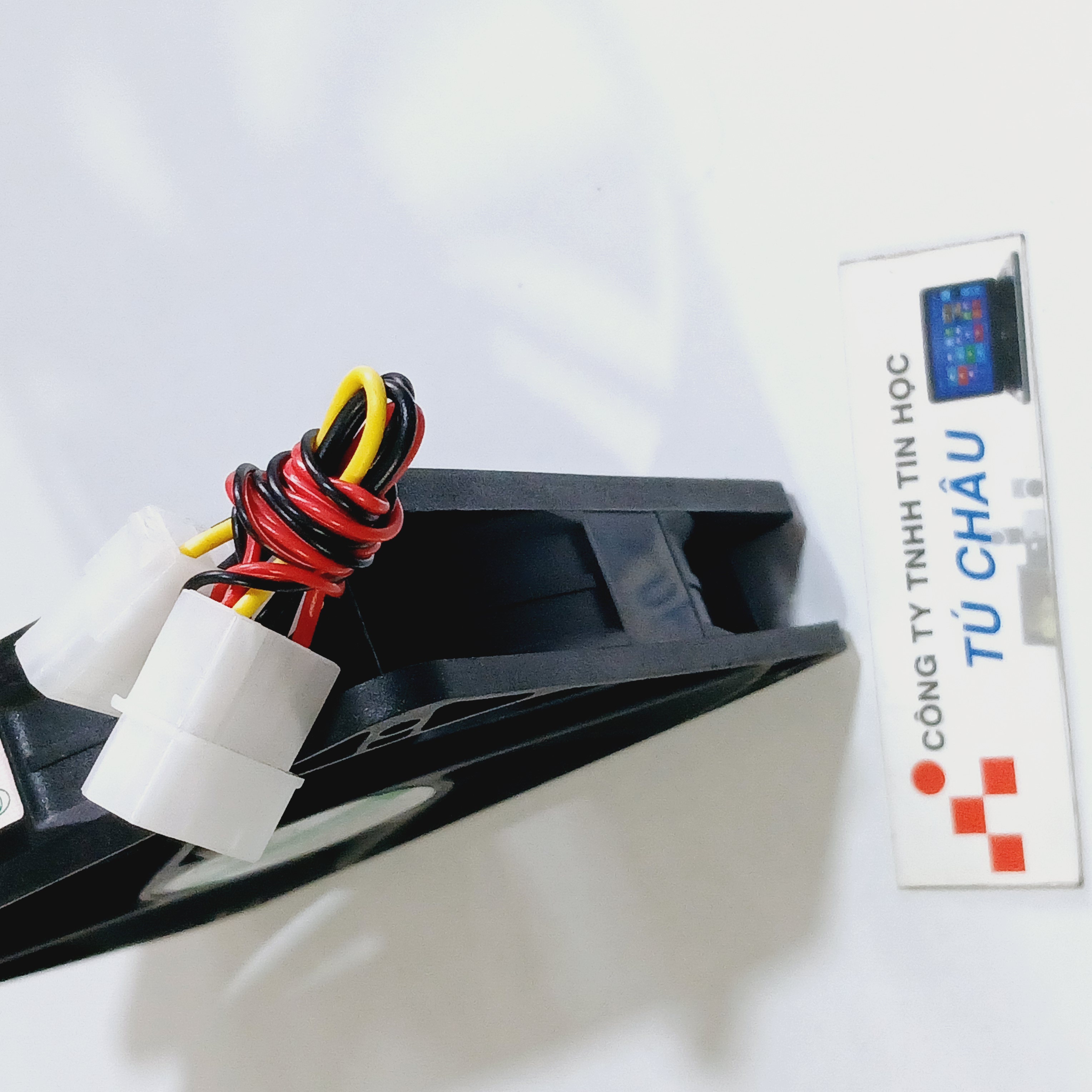 Quạt case 12Cm, dày 2.5Cm - Điện áp DC 12V (Đầu cắm ATA 4 Pin)