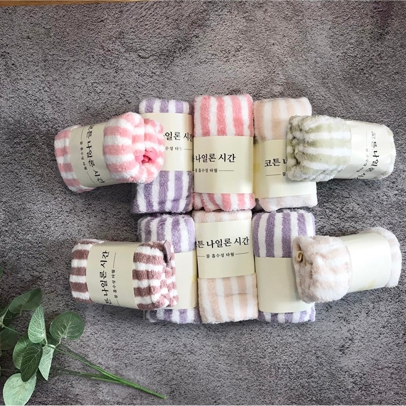 Khăn mặt kẻ xuất Hàn nhiều màu