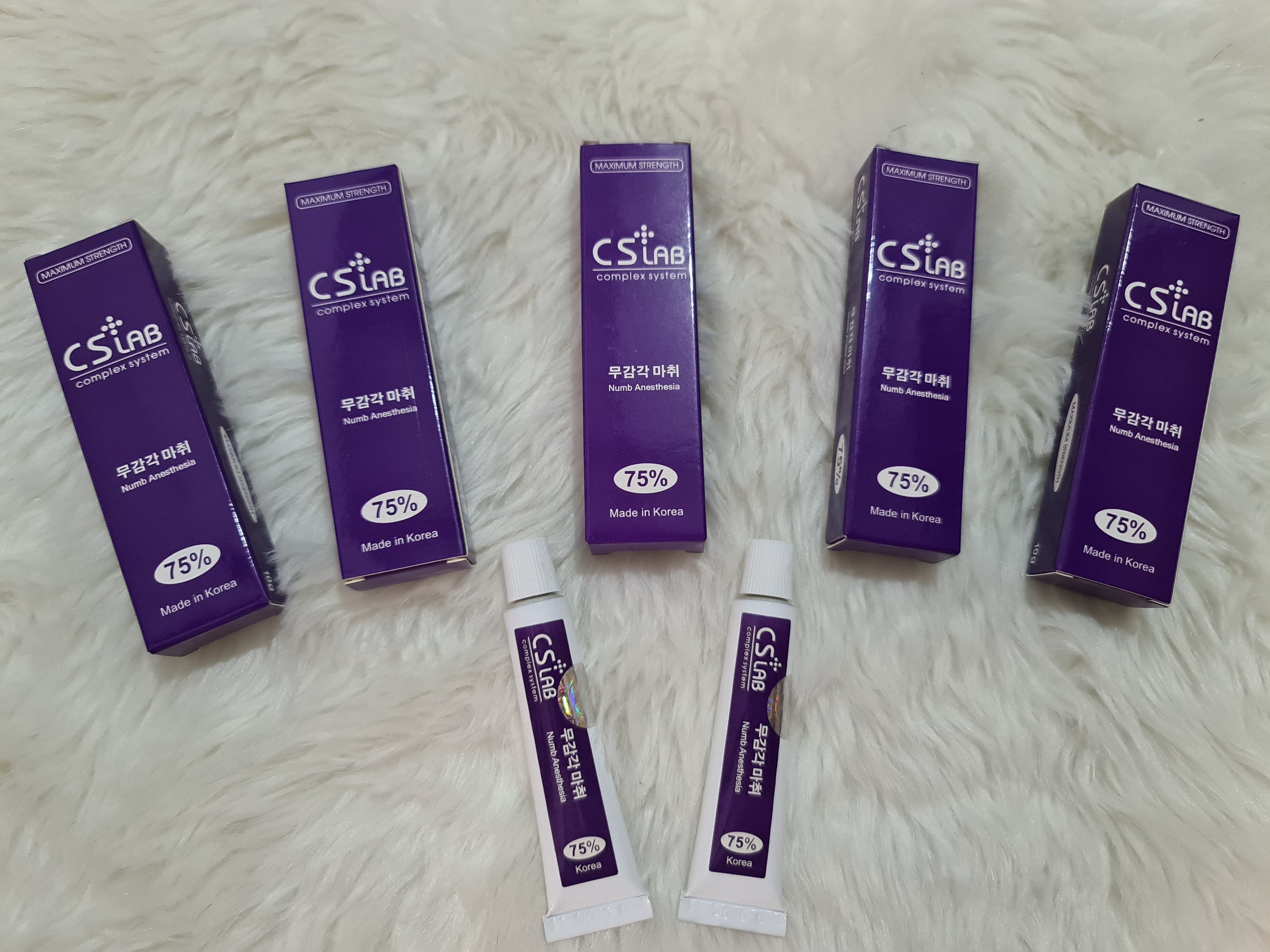 Tuýp dưỡng Cslab Tím Môi Mày Mí Hàn Quốc