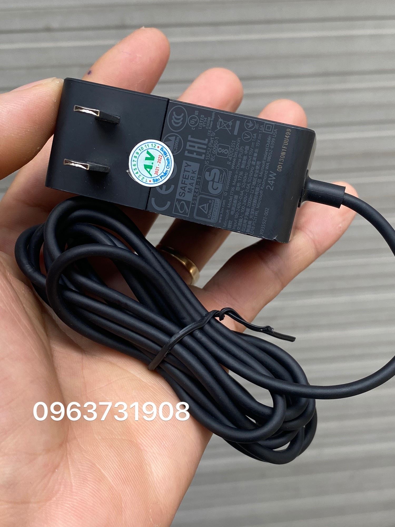Sạc Microsoft Surface Go 15V 24W chính hãng theo máy