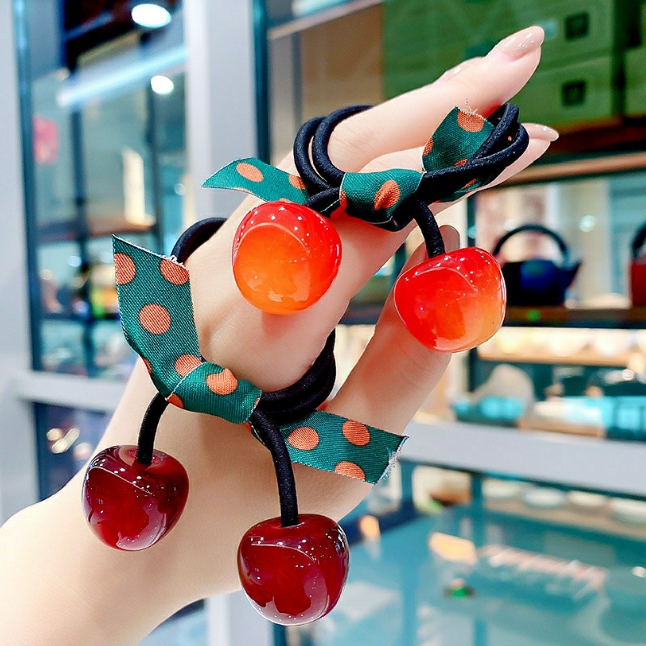 CỘT TÓC CHERRY PHỐI NƠ CHẤM BI XINH XẮN