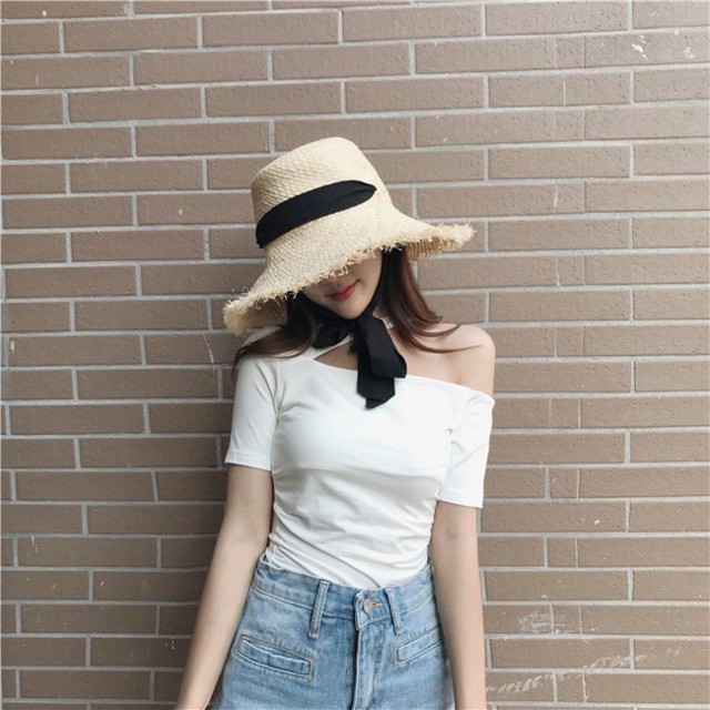 Áo phông cộc tay khoét lệch vai