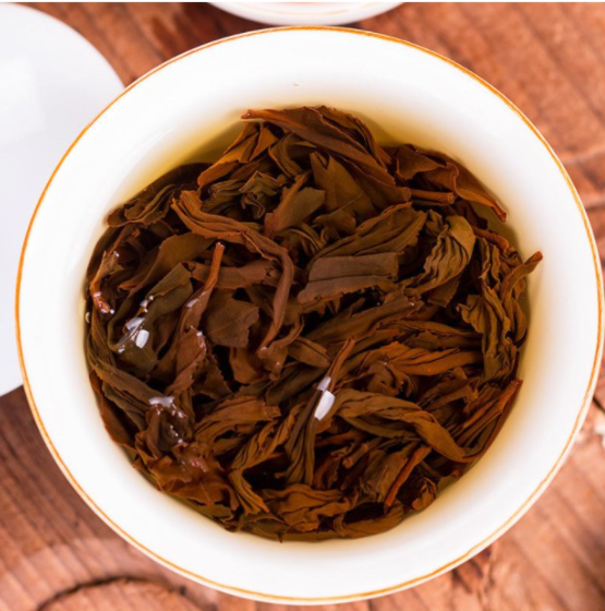[HCM]trà đại hồng bào lon 400gr