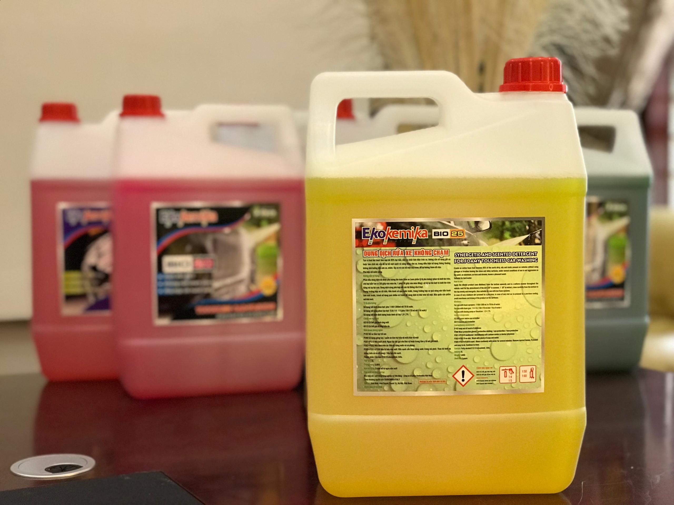 Dung Dịch Rửa Xe Không Chạm Ekokemika BIO 25 - 5L