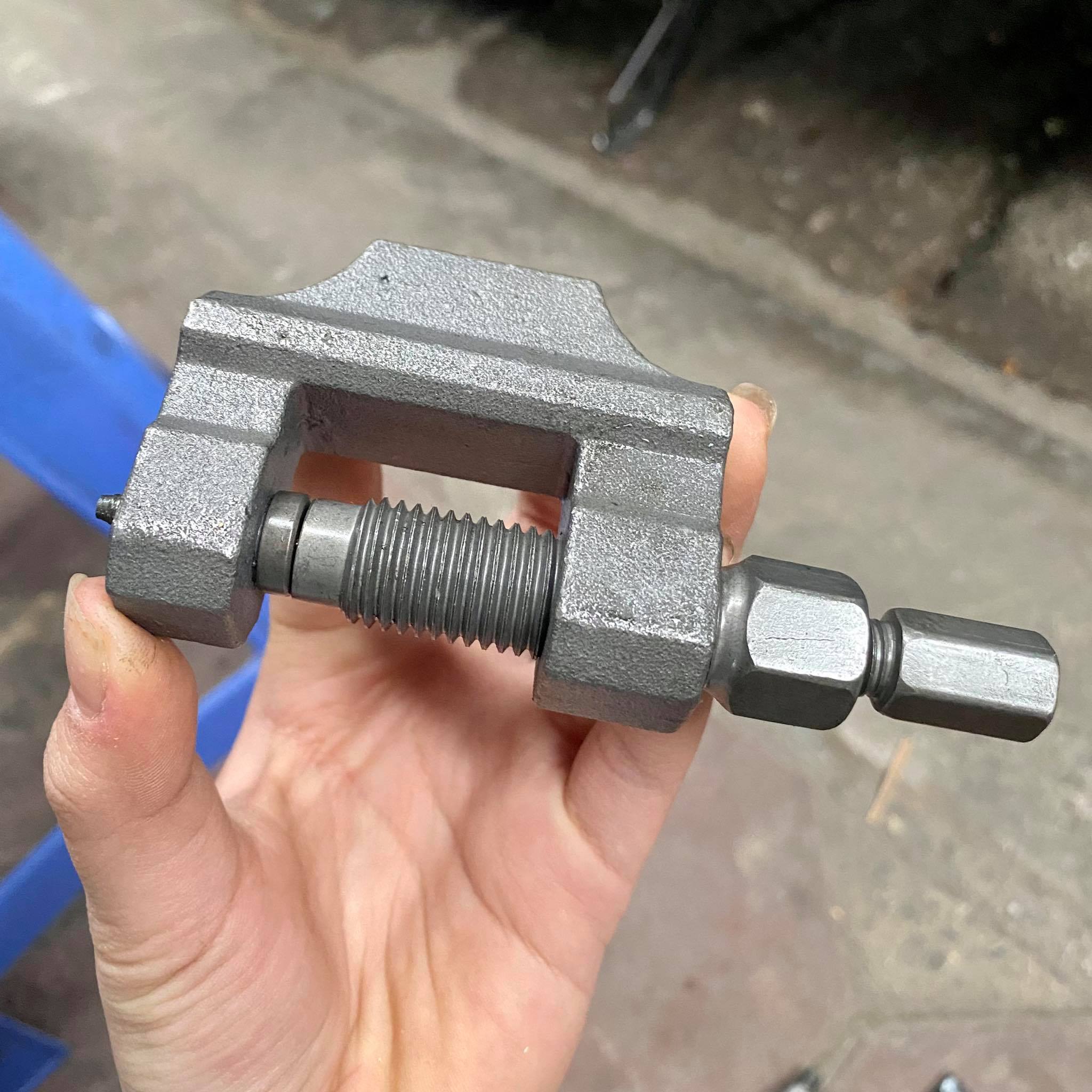 vam đột xích tải vam đột xích century