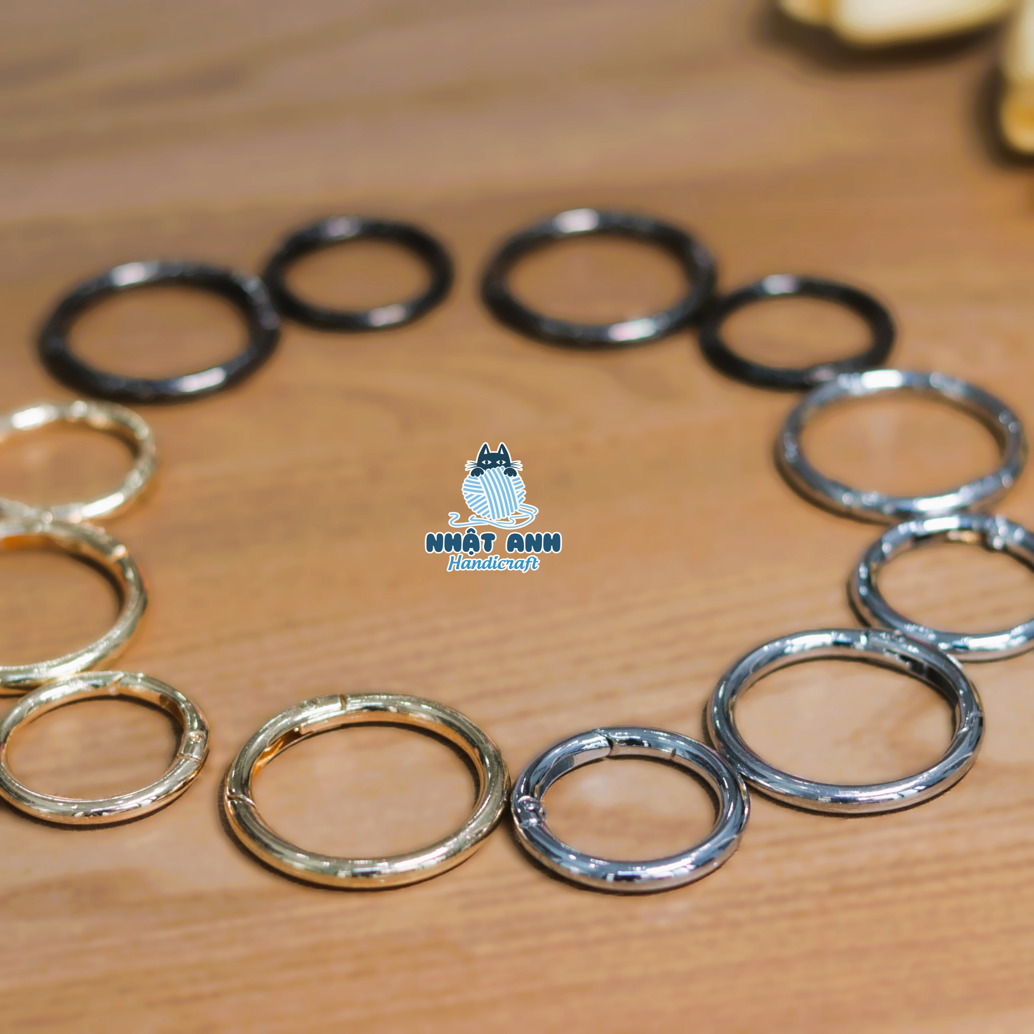 Khoen tròn, móc khóa tròn mở kim loại