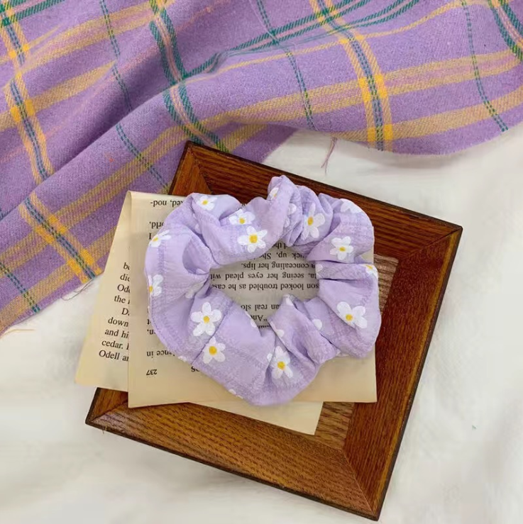 Dây buộc tóc scrunchies hoa cúc bằng vải