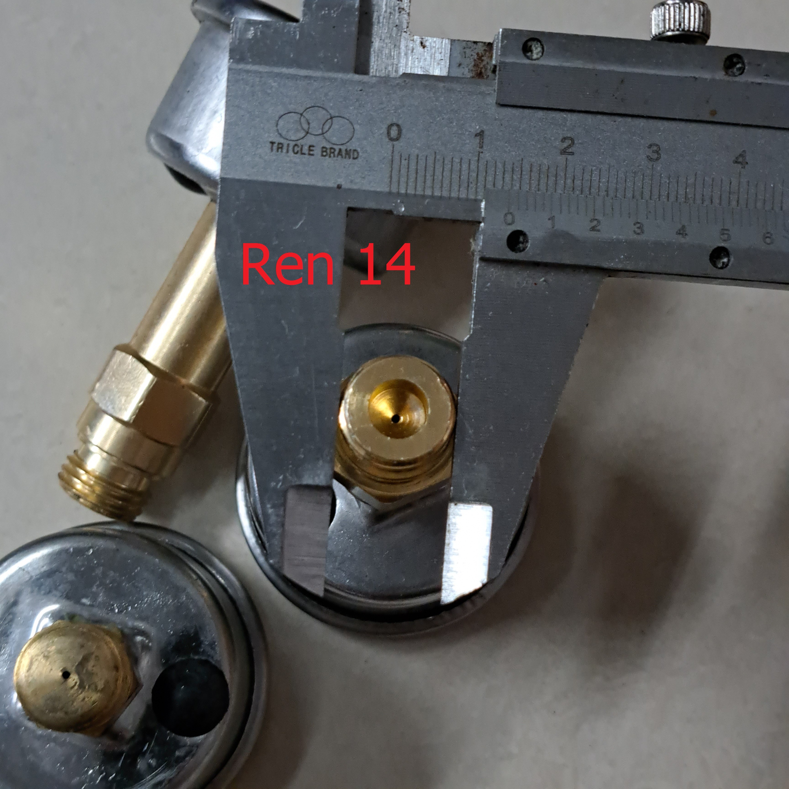 Đồng hồ áp máy rửa xe