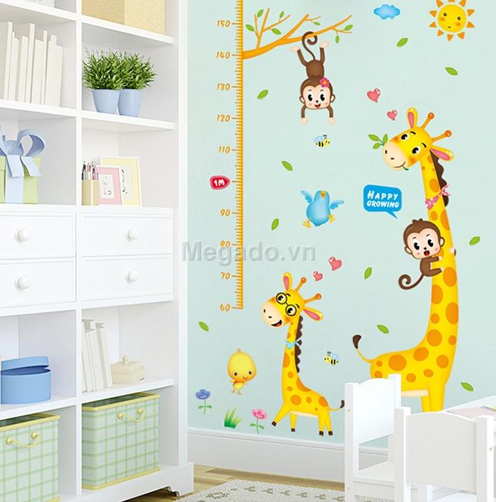 Decal tranh dan thước đo chều dài hươu cao cổ