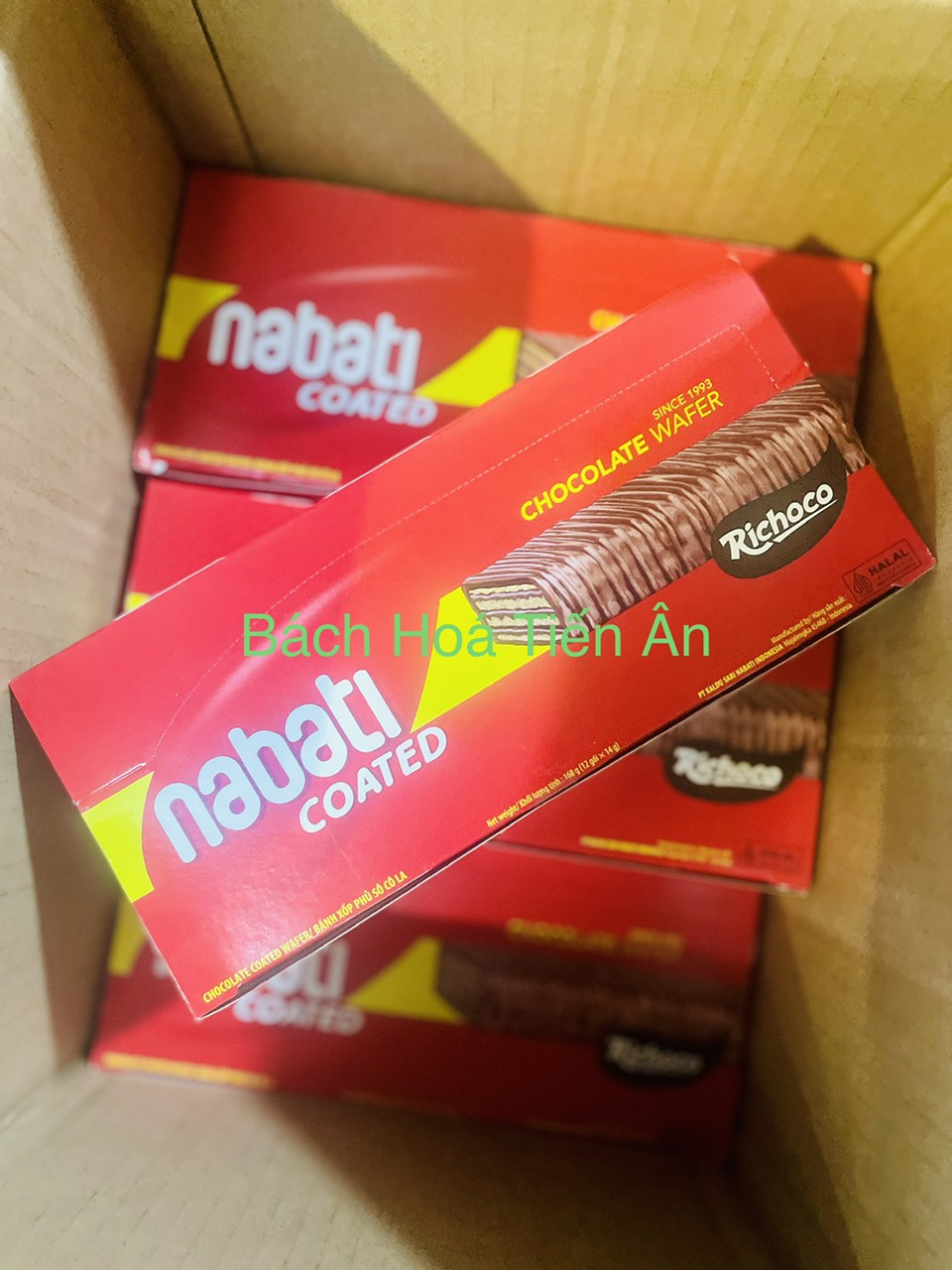 Bánh Xốp Phủ sô cô la - Dừa Nabati Richoco hộp 168g ngon tuyệt