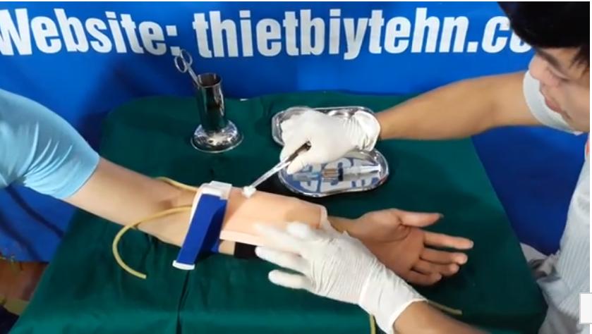 Mô hình thực hành tiêm truyền tĩnh mạch