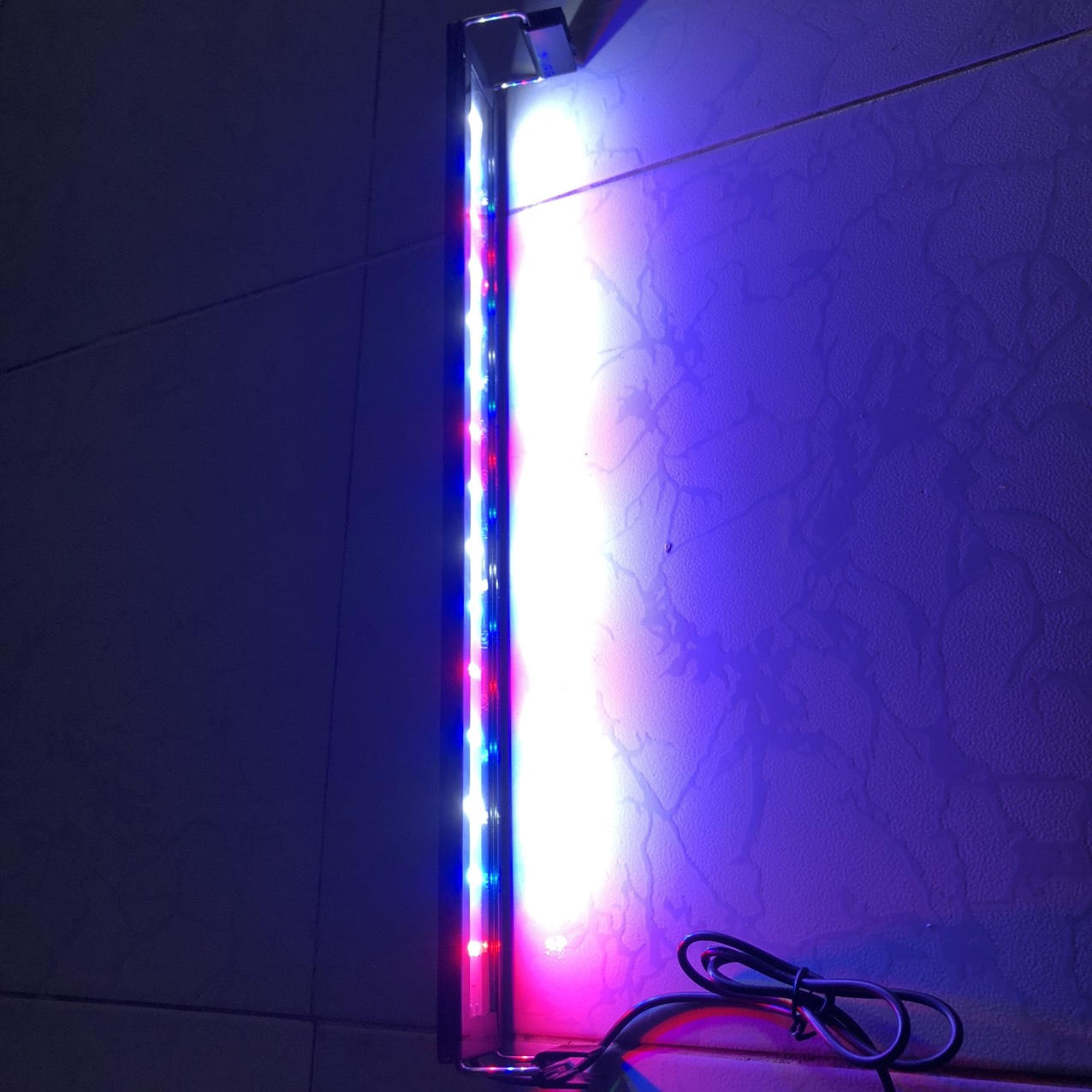 Đèn bể cá LED ĐỔi MÀU 4 dãy led cho hồ cá cảnh