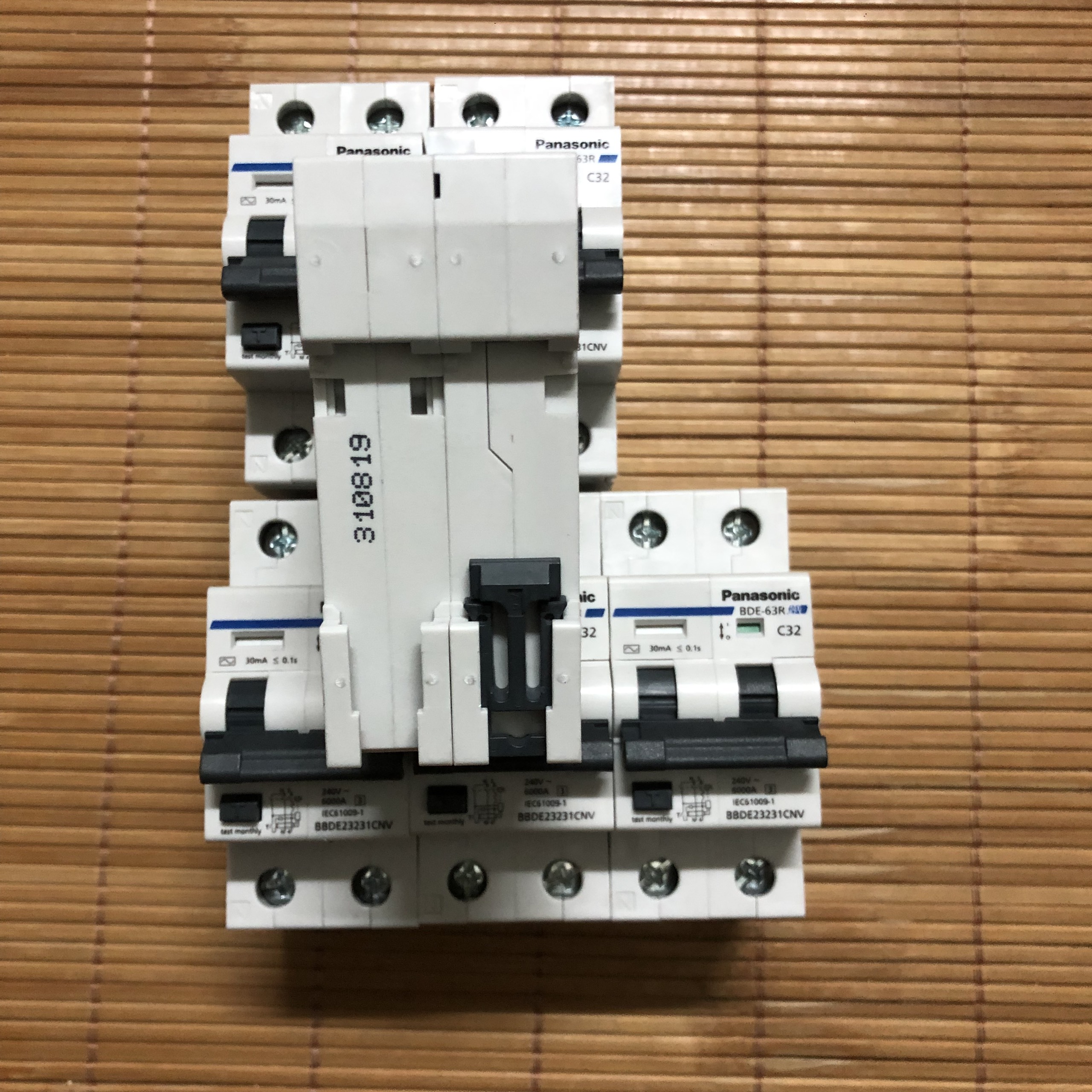 CB,Aptomat chống giật Panasonic 32A-40A 1p220V [hàng chính hãng]