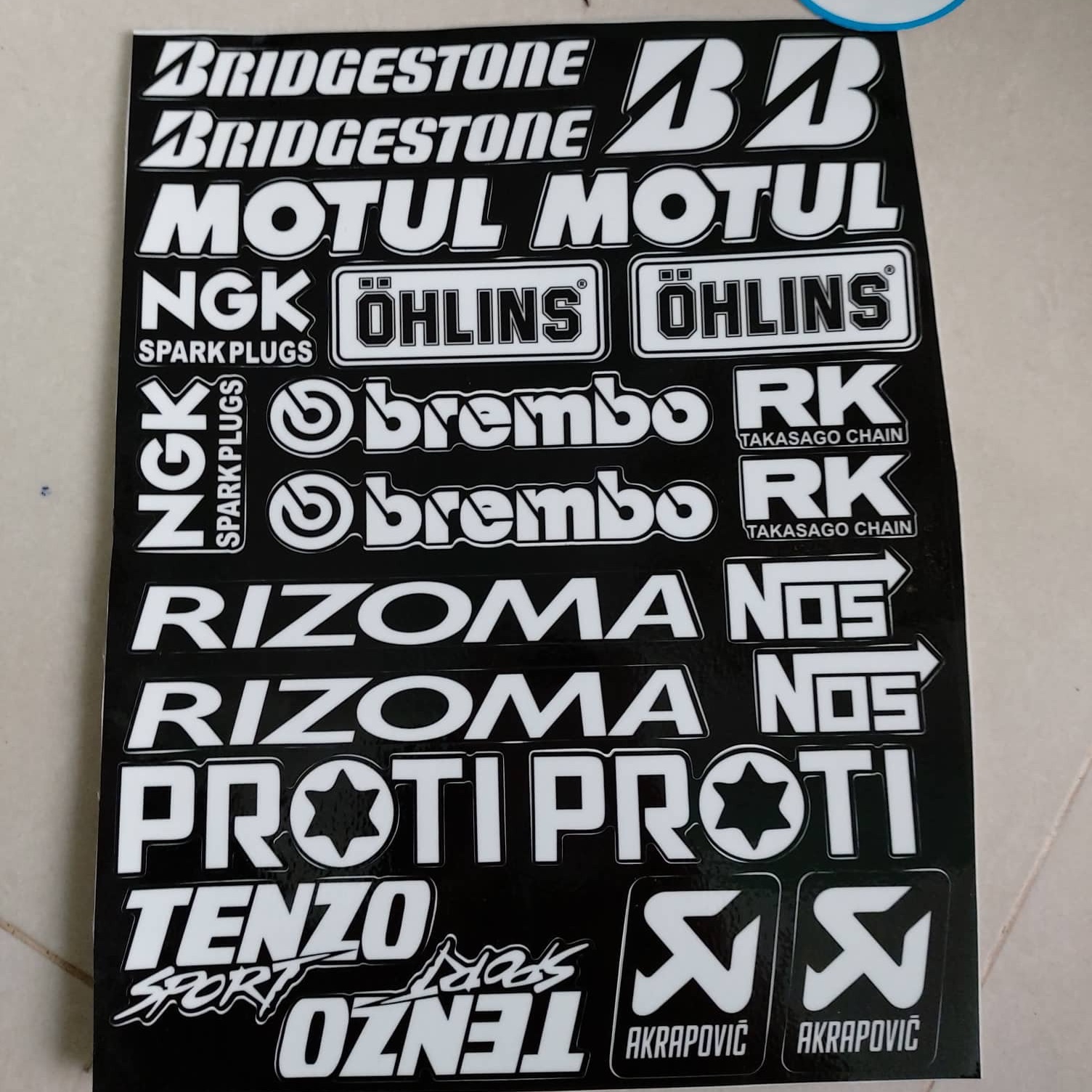 Set tem logo sticker trắng đen