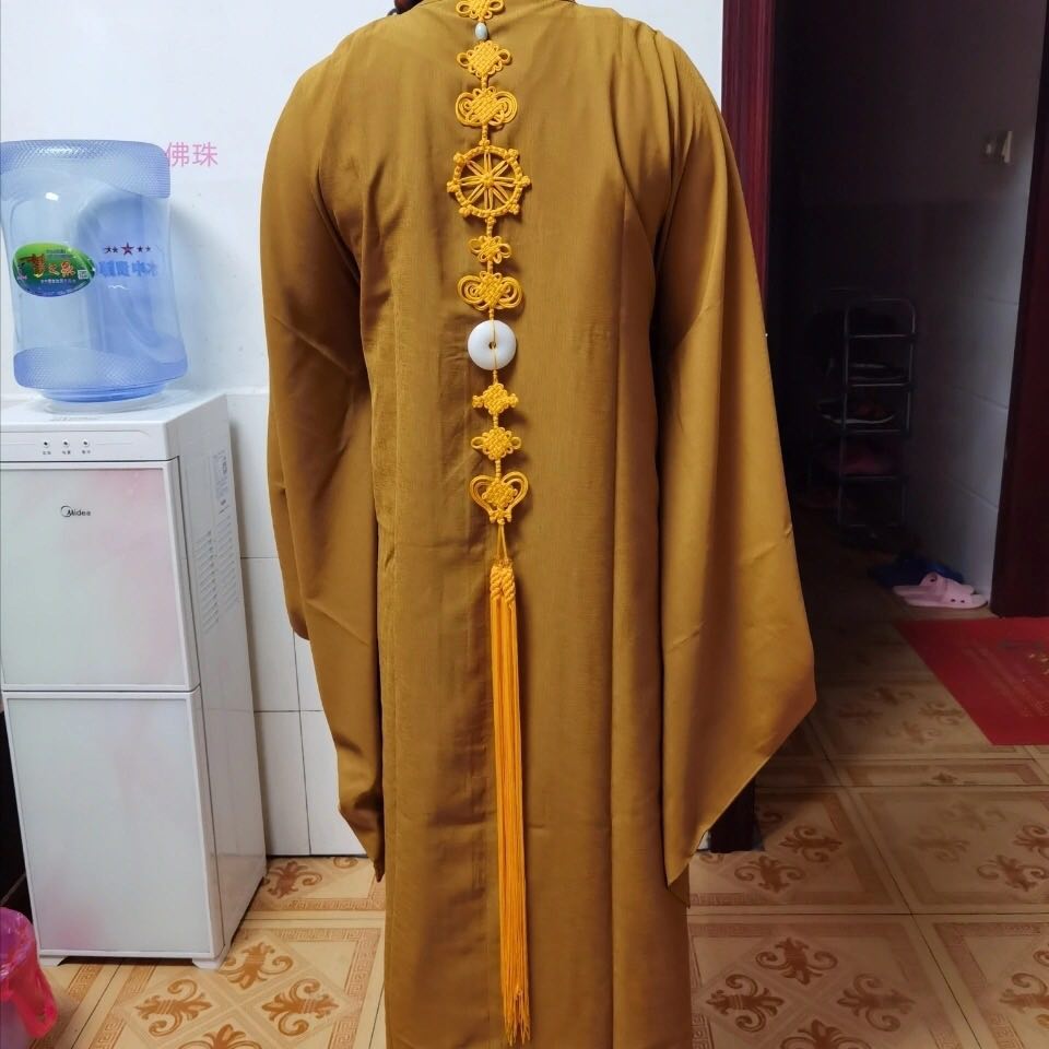 Ngọc bích câu hoàn tăng y