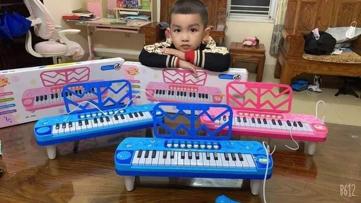 Đồ Chơi Đàn Piano Cho Bé Có Đèn Nhạc Và Micro Chuẩn Âm