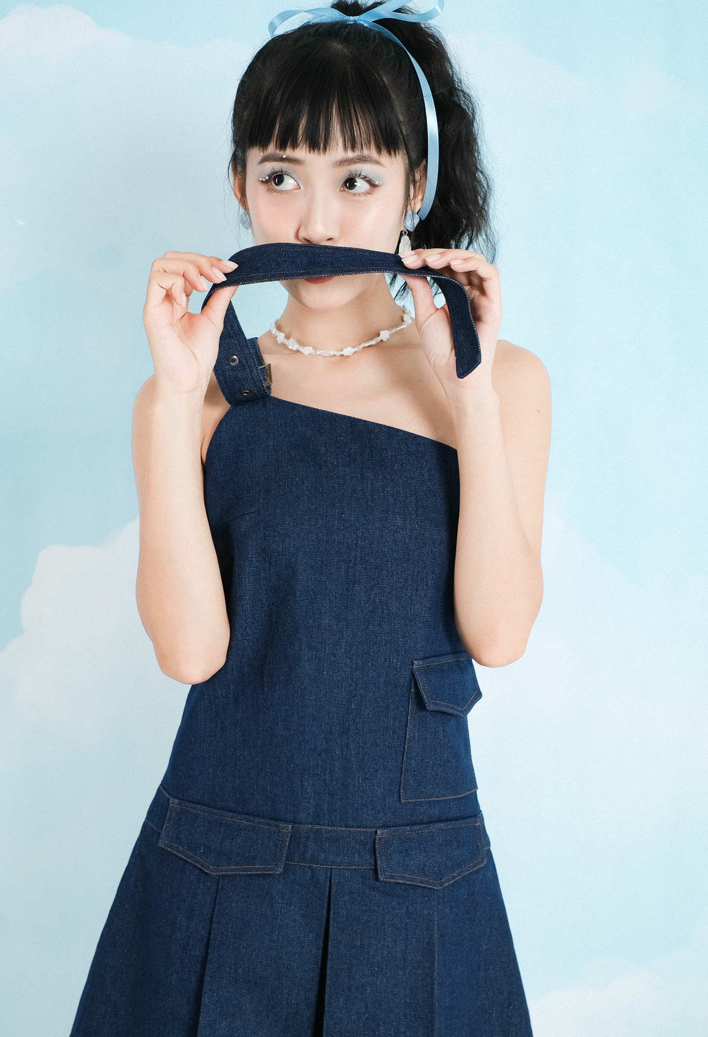 Double Moonshot - Đầm jeans lệch vai Deep sea