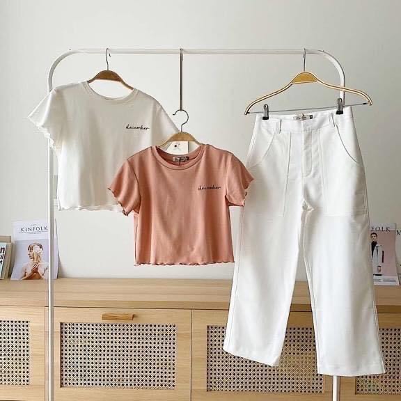 Áo croptop viền sóng thêu chữ trước ngực phong cách TTSA0294