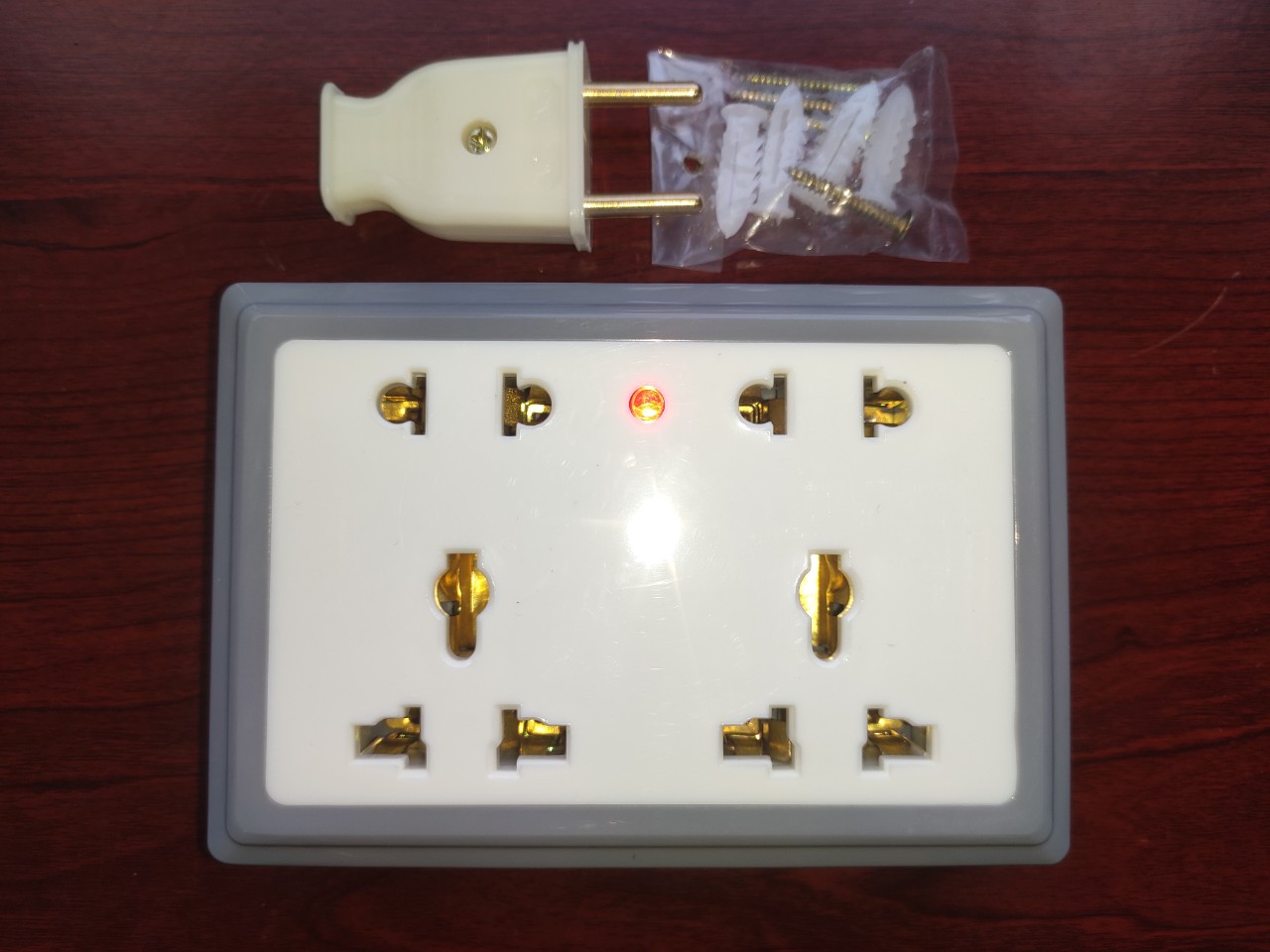 Bảng điện, Táp lô (Giả Âm) gắn tường cao cấp + BH 05 năm + 00/01/02/03 Công tắc + 04/02 Ổ cắm lò xo, nhíp chống giãn cao cấp + Đèn LED báo + Đi dây sẵn sàng đầy đủ + Bộ ốc vít lắp đặt (bộ 01 sản phẩm)