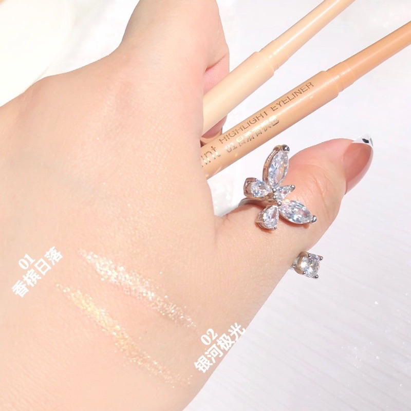 Bút sáp nhũ mắt Sweet Mint
