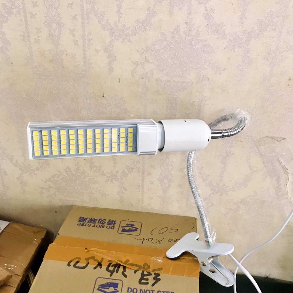 ĐÈN KẸP BÀN 60 BÓNG LED XOAY 360 ĐỘ