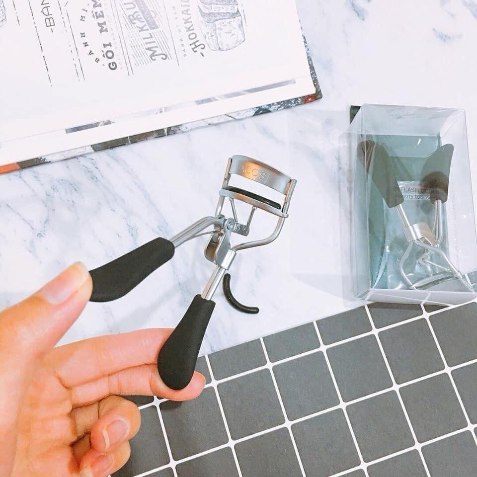 Kẹp Bấm Mi Vacosi Eyelash Curler cán đen