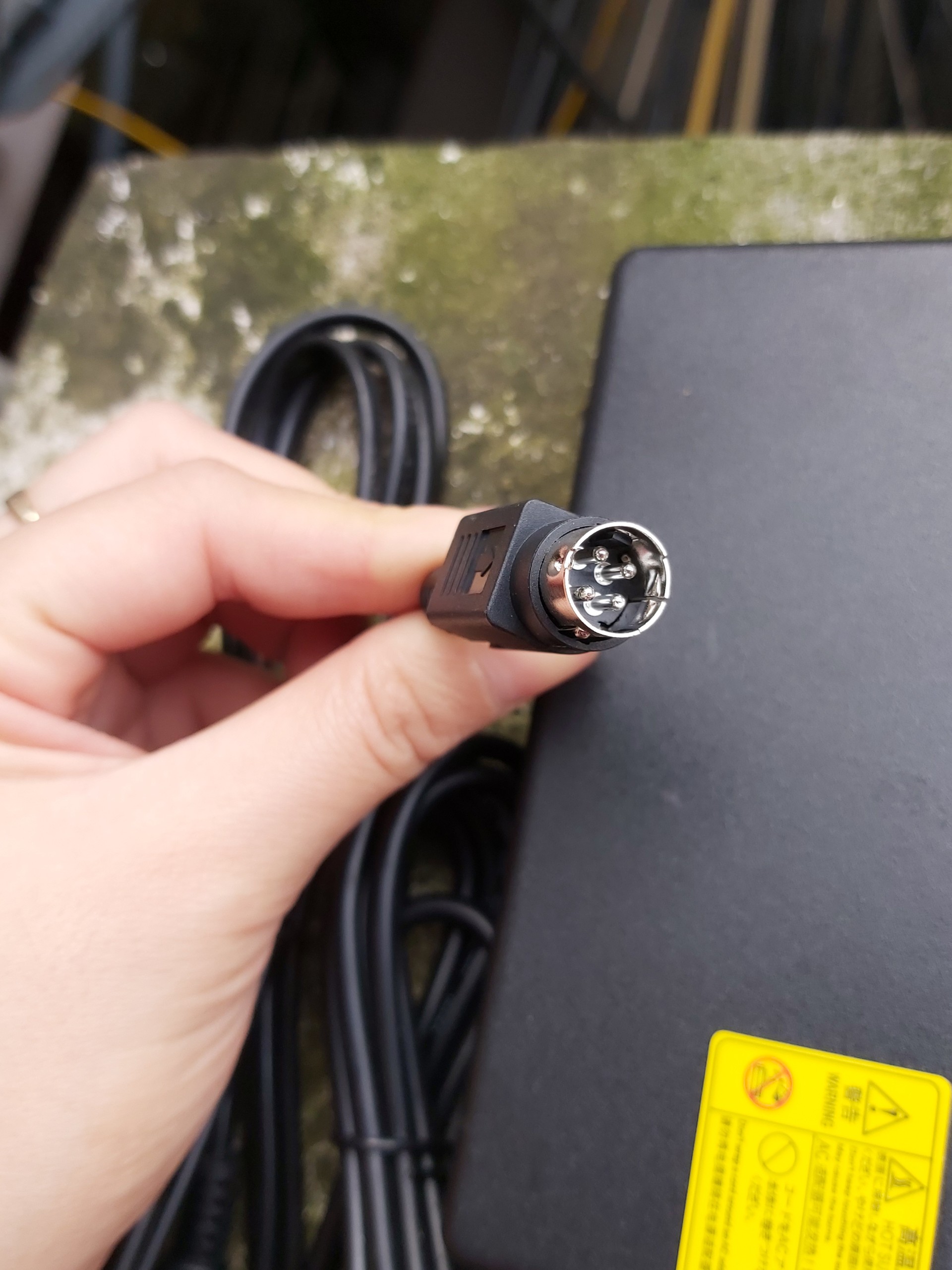 nguồn 24V 5A chân cắm 4 pin