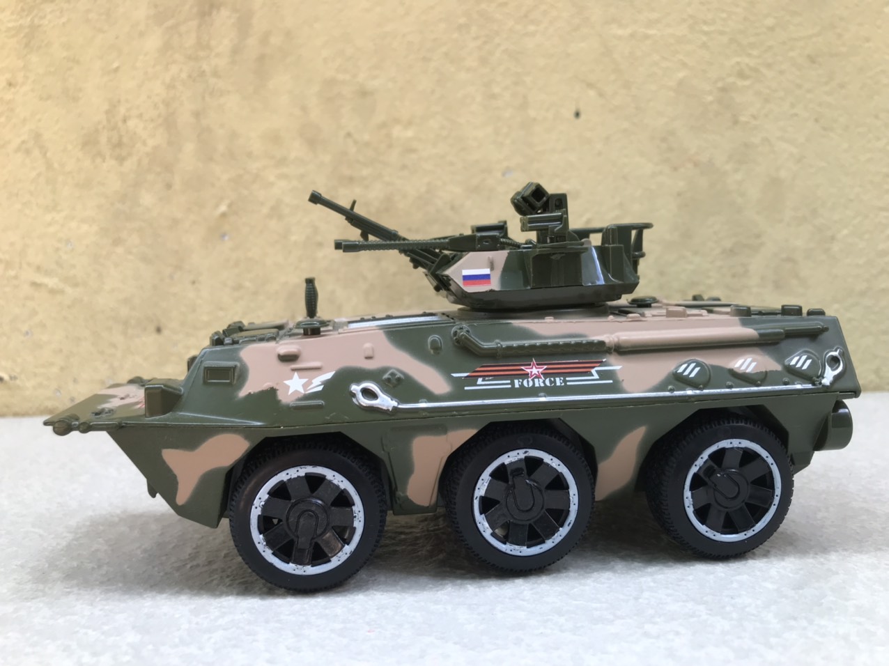 Mô hình xe Quân sự Bọc thép Nga PTR-01 1:36