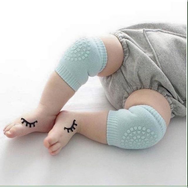 Tất Bảo Vệ Đầu Gối Cho Bé Tập Bò