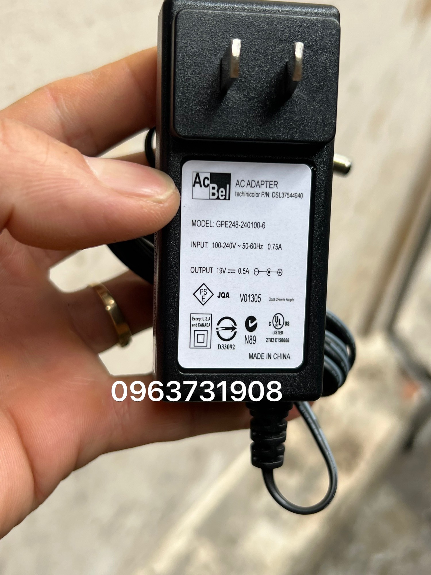Adapter 19V 0.6A cấp nguồn cho máy hút bụi loại cao cấp