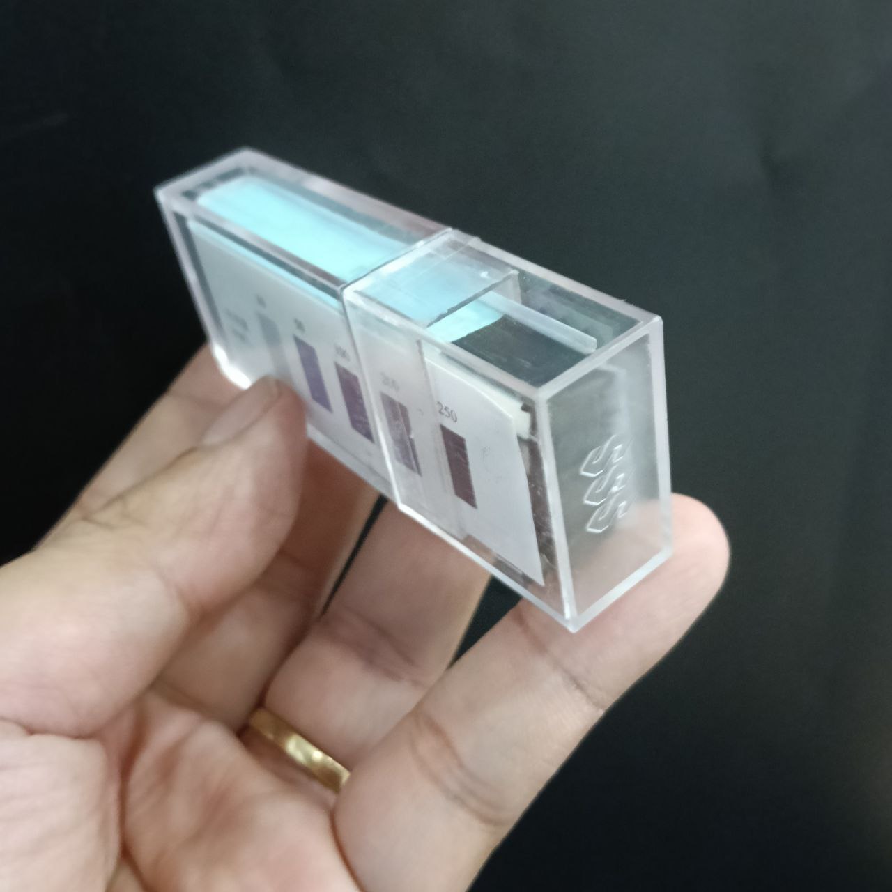 Giấy test chlorine (Clo) 5-200ppm/10-200ppm Hộp 105 hoặc 100 que thử