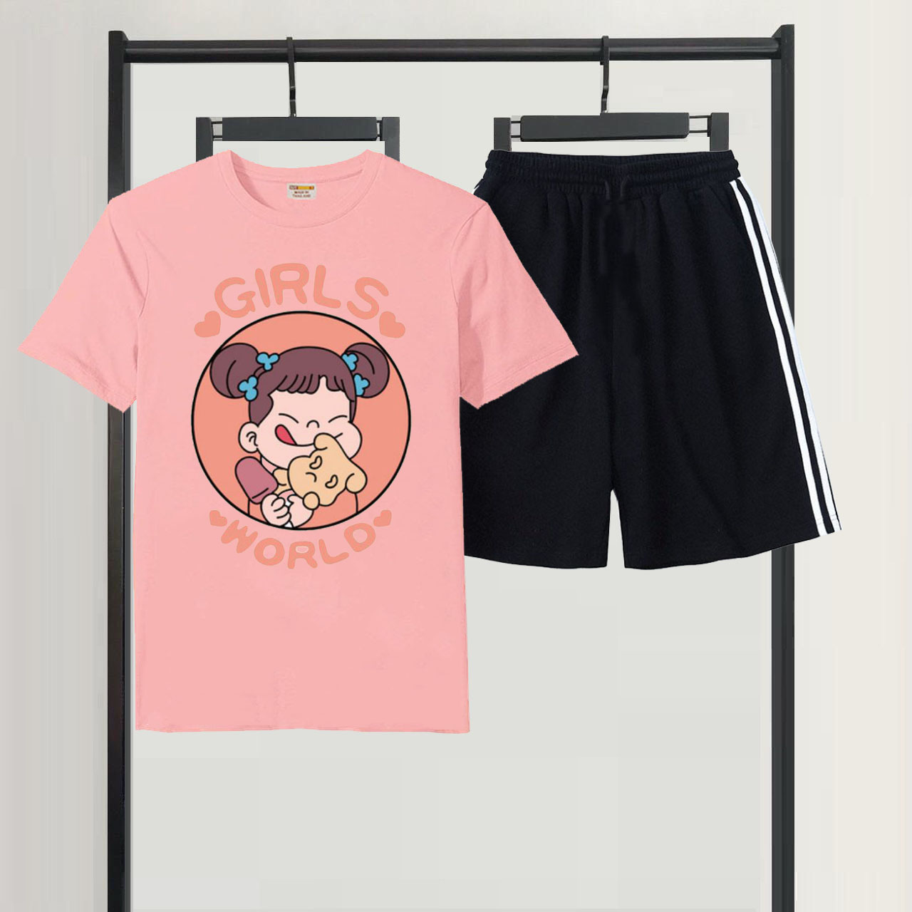 Sét Bộ ĐùiMùa HèNữ Xinh Cute Mặc Đi Chơi Dạo Phố, Chất Liệu Áo Cotton Organic Ngắn Tay Cổ Tròn In Cô Gái Girl Worls Gấu KemCute Kèm Quần Đùi Ba Sọc