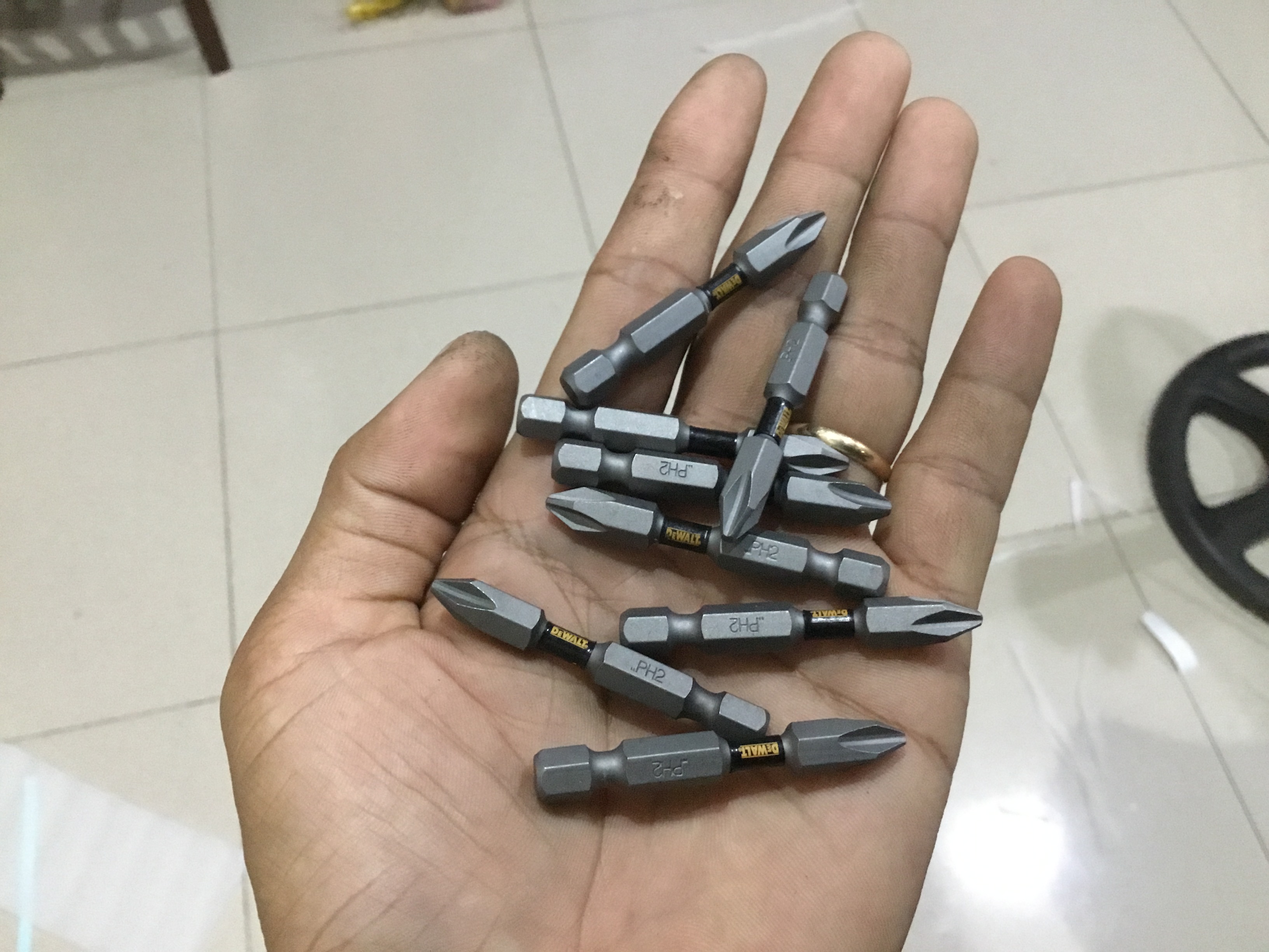 [HCM]Bộ 5 Mũi VÍt DeWalt Tem Đen Ph2-52mm