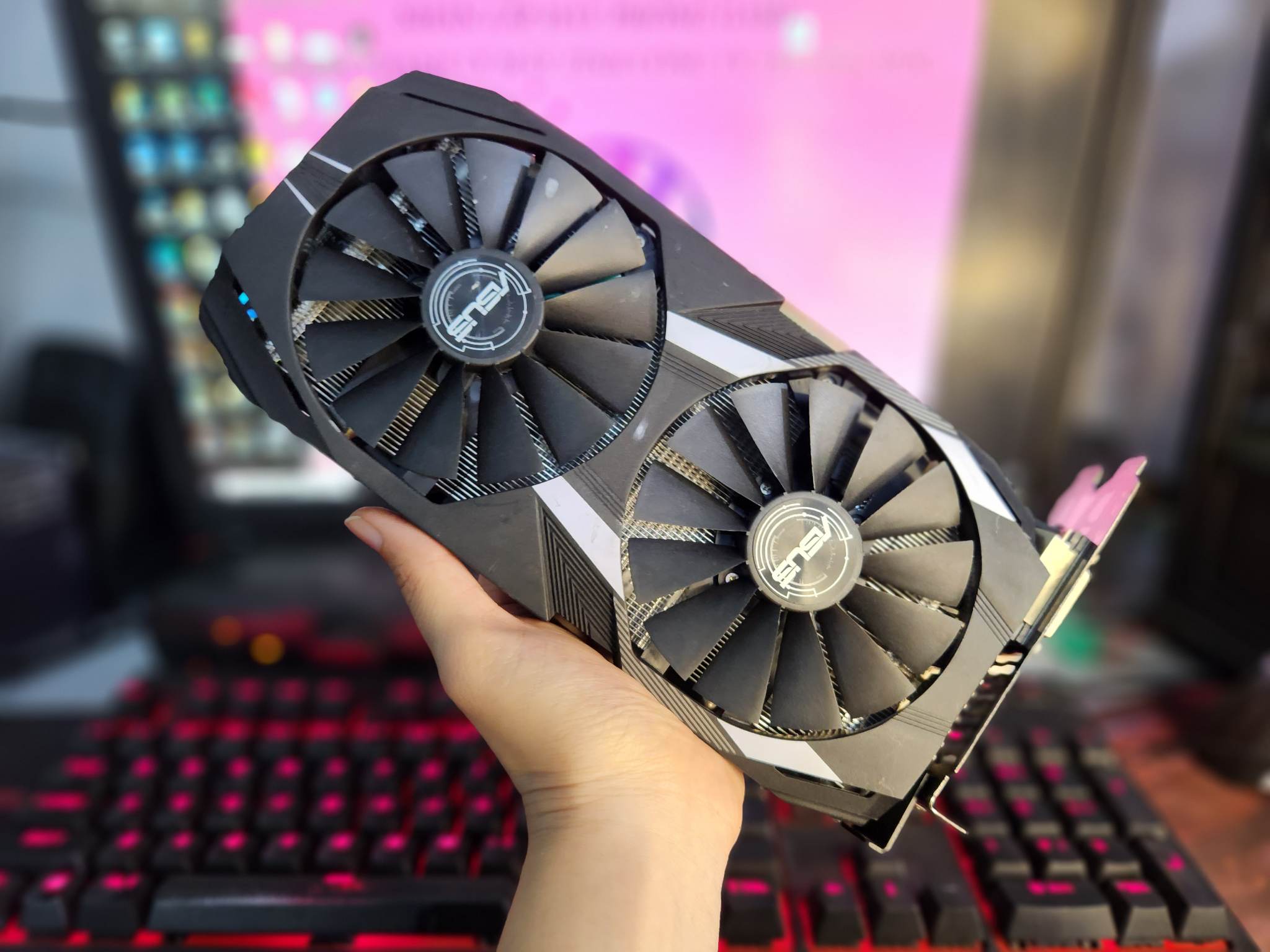 Card màn hình Asus DUAL-RX580-O8G (AMD Radeon/ 8Gb/ DDR5/ 256 Bits)