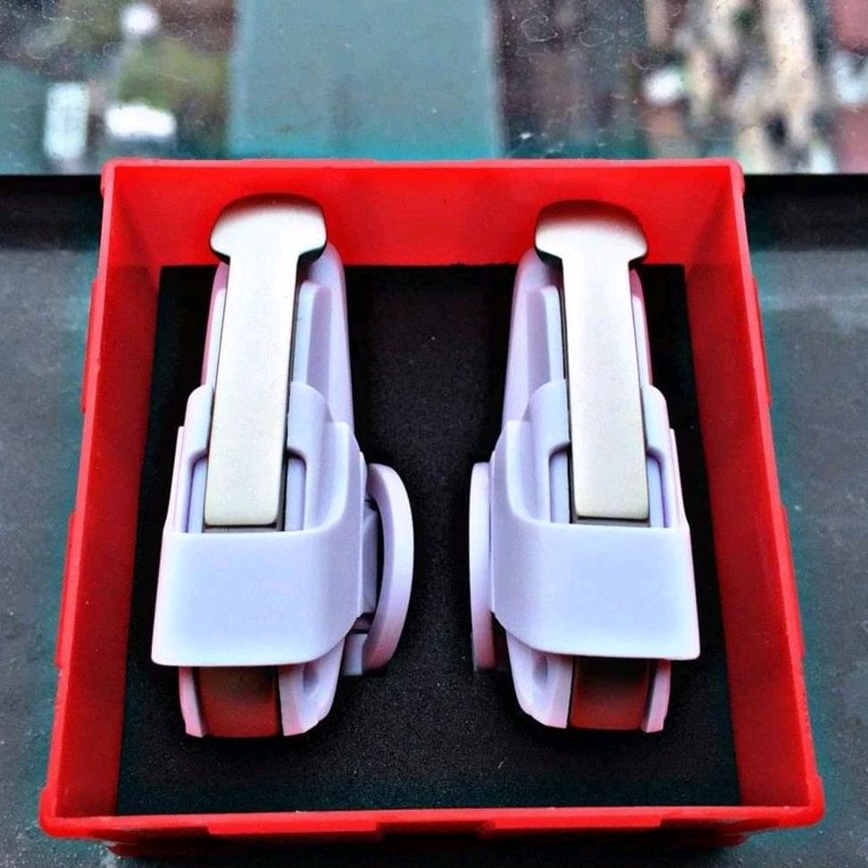 >> BÁO GIÁ NÚT BẮN PUBG MÔ PHỎNG PHI THUYỀN CỰC KÌ NHẠY VÀ NHẸ | Shopee Lazada Sendo Tiki mới nhất 118 Nút bắn PUBG, FreeFire, Cross... Chicken King Z1 kiểu dáng đẹp như chiếc phi thuyền, bấm nhạy
