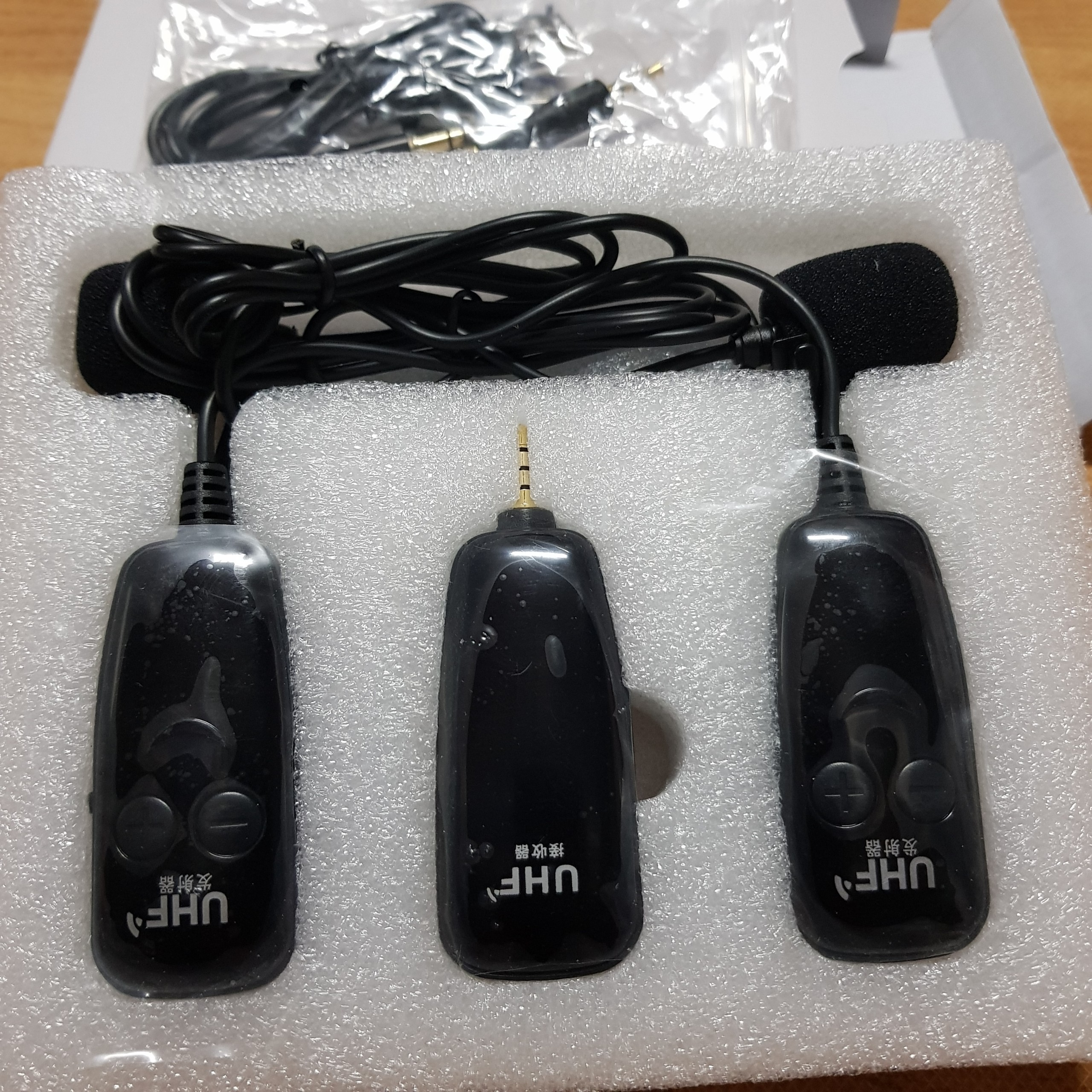 Micro không dây cài áo đôi Z212