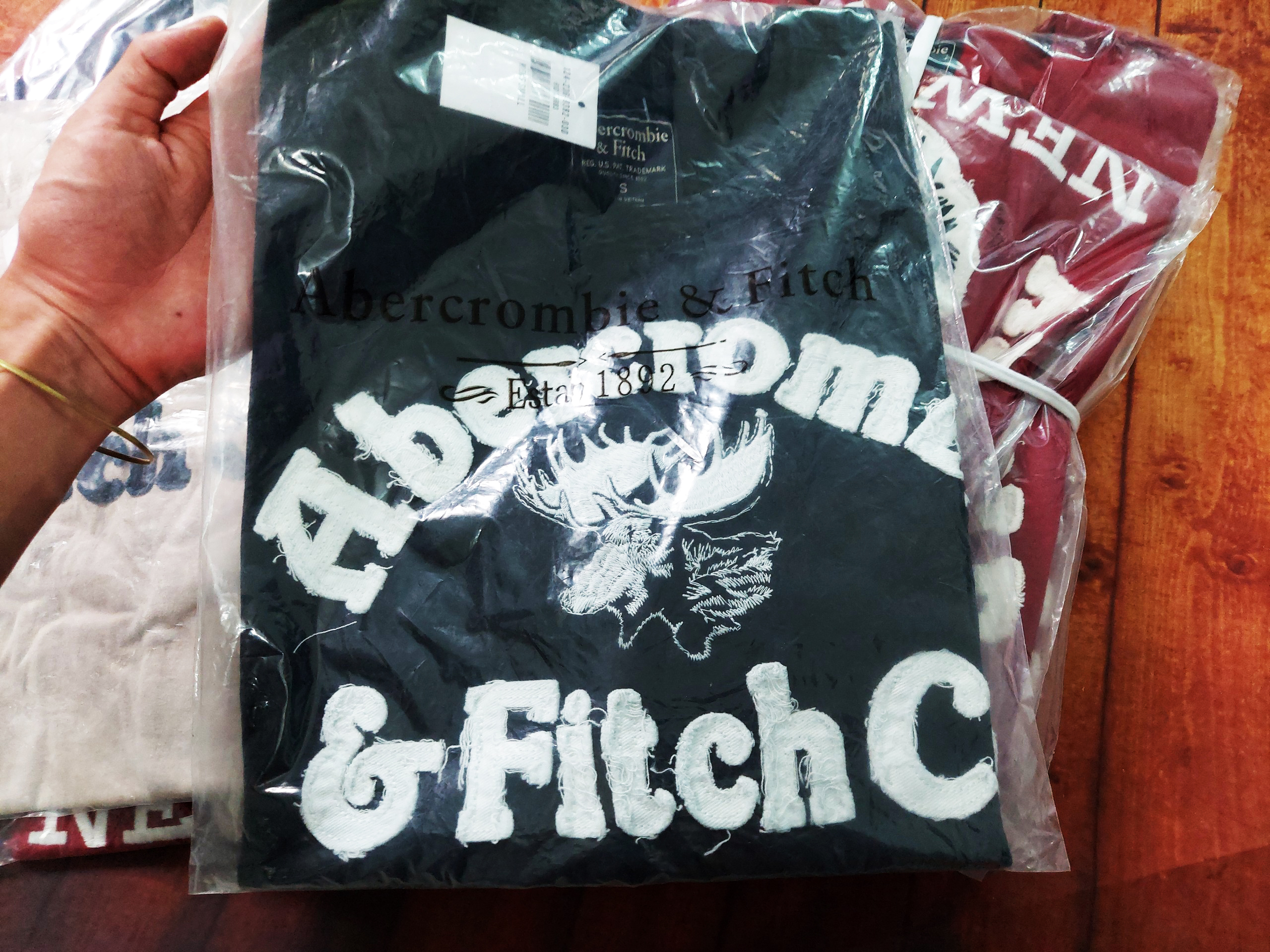 Áo thun Abercrombie & Fitch Co Navy