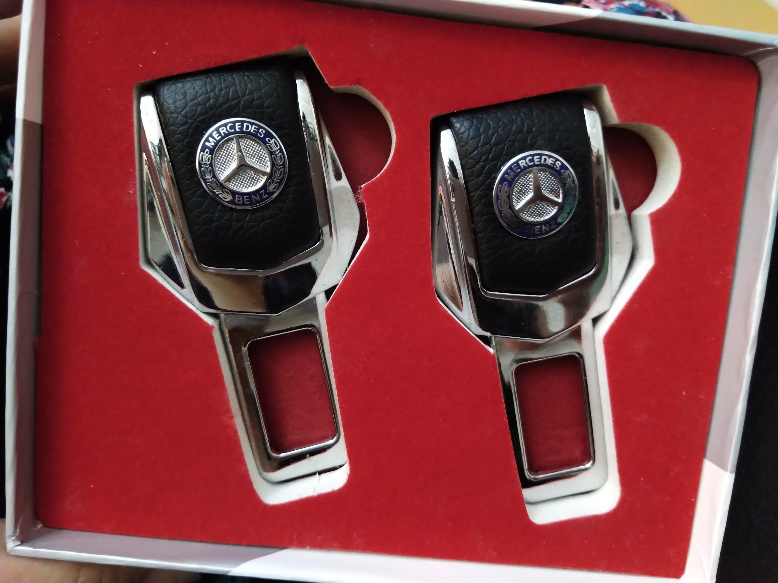 bộ 2 cái chốt dây đai an toàn ngắt chuông cảnh báo gắn logo Merc